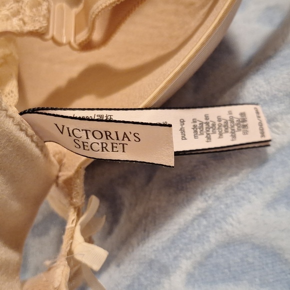 Victorias Secret Dream Angels Push Up Bra - Picture 3 of 6